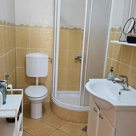 Lenka Apartment Primosten