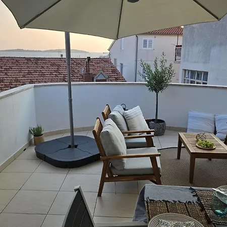 Apartment Lenka *